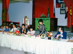 1986年 與Marikit JC姐妹會簽約